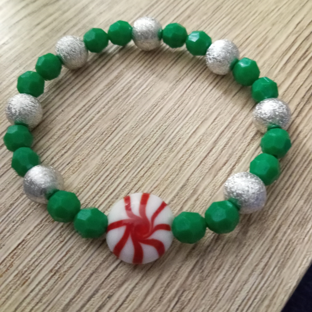 Hand crafted Christmas crystal bead peppermint candy cane swirl holiday bracelet